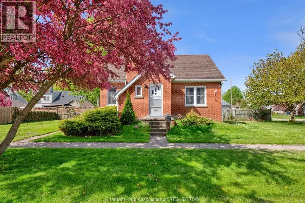17 Grand Avenue, Wallaceburg